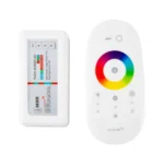 Bezdrôtový rádiofrekvenčný (RF) ovládač pre RGB pasy (viacfarebné LED osvetľovacie pásy) s bielym diaľkovým ovládaním
