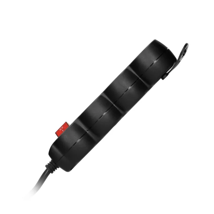 Predlžovačka s 3 zásuvkami 2P+E a centrálnym vypínačom. Má plochú zástrčku a PVC kábel H05VV-F 3x1,0mm², Imax=10A, dĺžka 3m, čierneny – Obrázok 5