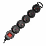 Predlžovačka s 5 zásuvkami 2P+E a centrálnym vypínačom. Má plochú zástrčku a PVC kábel H05VV-F 3x1,0mm², Imax=10A, dĺžka 3m, čierneny – Obrázok 3