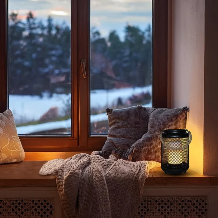 Solight kovový lampáš s LED sviečkou, teplá biela, 3xAA, čierna, 20cm – Obrázok 3