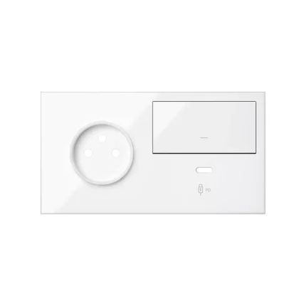 Panel 2-násobný: 1 zásuvka + 1 kryt + 1 USB C nabíjačka (pravá strana), USB: C