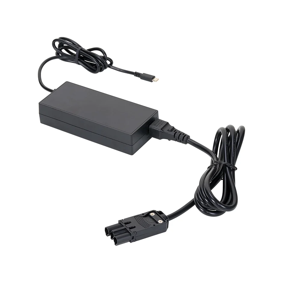 img_9714.jpg Produkt na objednávku, Simon 400, zdroj 230V 100W USB-C, IP20, čierny, P: 100W – Obrázok 1